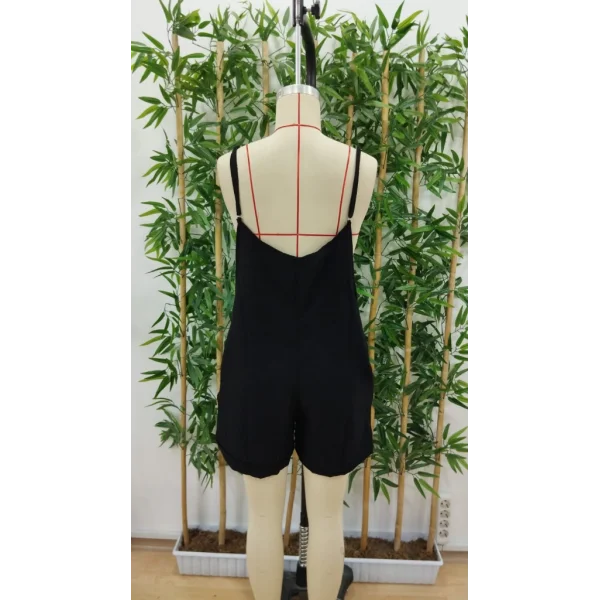 Kadın Ip Askılı Geometrik Yaka Yandan Fermuarlı Kısa Keten Tulum