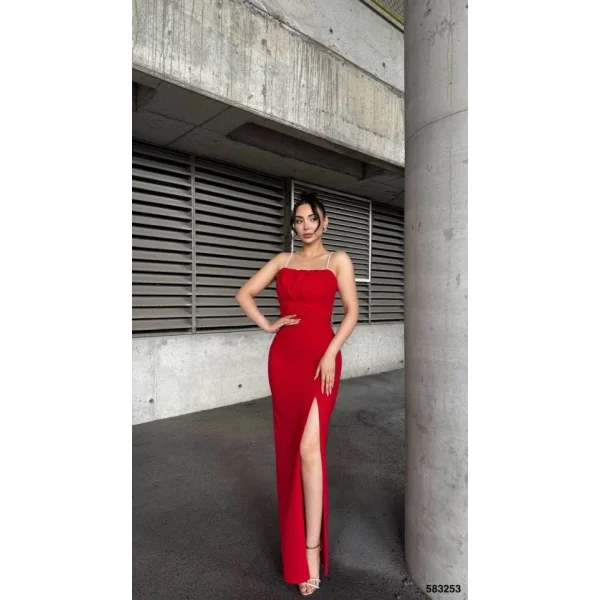 Kadın Ip Askılı Gipe Detay Maxi Boy Yırmaçlı Elbise