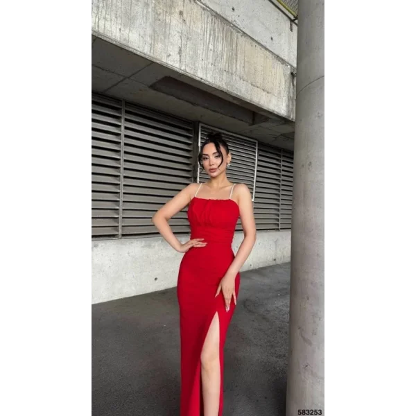 Kadın Ip Askılı Gipe Detay Maxi Boy Yırmaçlı Elbise