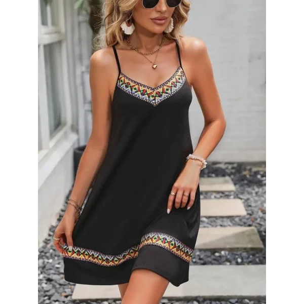 Kadın Ip Askılı V Yakalı Etnik Desenli Detaylı Elbise