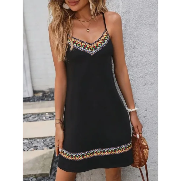 Kadın Ip Askılı V Yakalı Etnik Desenli Detaylı Elbise