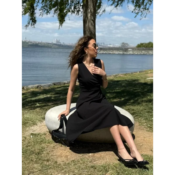 Kadın Ithal Krep Kumaş Kruvaze Yaka Eteği Kloş Kolsuz Mini Elbise