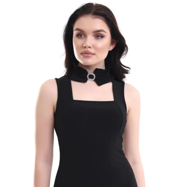 Kadın Kare Yaka Taş Detaylı Yaka Aksesuarlı Sandy Kumaş Fırsat Ürün Diz Üstü Elbise