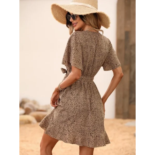 Kadın Kısa Kelebek Kollu Kruvaze Yakalı Belden Kuşaklı Kısa Desenli Süprem Elbise