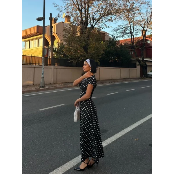 Kadın Kısa Kollu Bisiklet Yaka Puantiyeli Maksi örme Krep Elbise