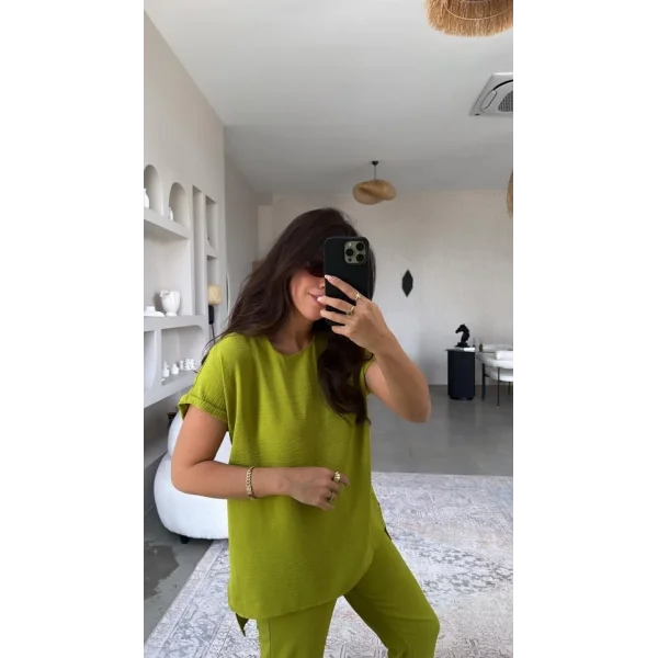 Kadın Kısa Kollu Bluz Ve Bileği Pens Detay Pantolon Ikili Takım