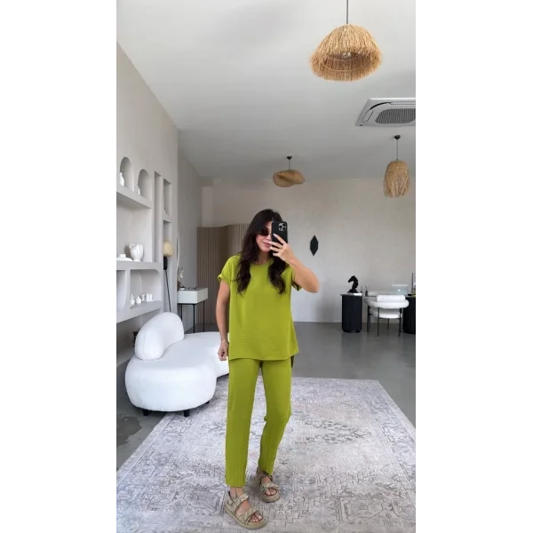 Kadın Kısa Kollu Bluz Ve Bileği Pens Detay Pantolon Ikili Takım