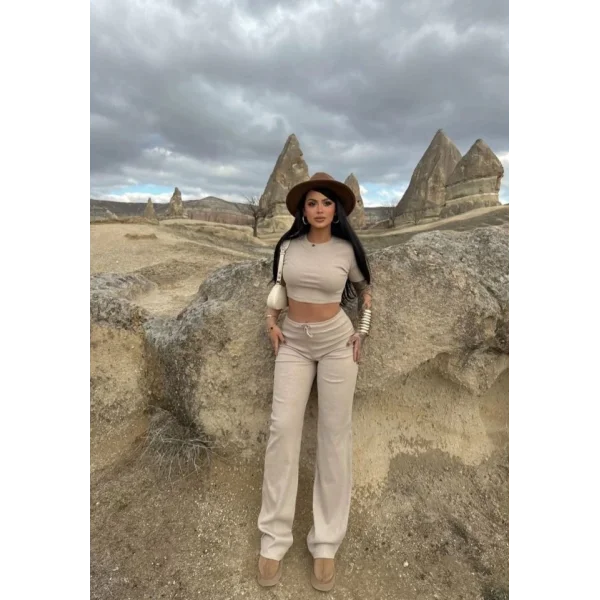 Kadın Kısa Kollu Bluz Ve Yüksek Bel Bol Baça Pantolon Ikili Takım