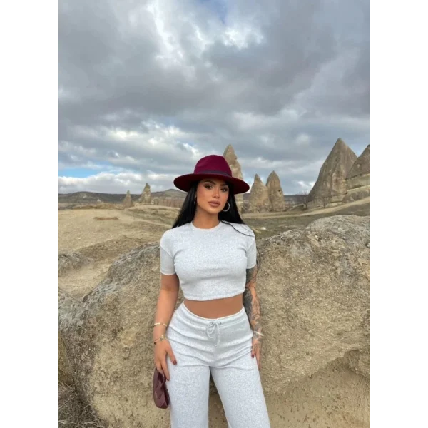 Kadın Kısa Kollu Bluz Ve Yüksek Bel Bol Baça Pantolon Ikili Takım