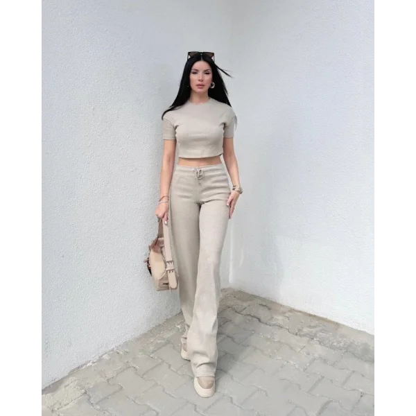 Kadın Kısa Kollu Bluz Ve Yüksek Bel Bol Baça Pantolon Ikili Takım