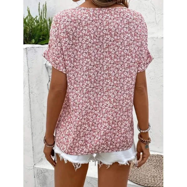 Kadın Kısa Kollu çentikli V Yaka Ve Düğme Detaylı çiçek Desenli Süprem Bluz