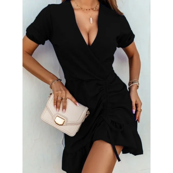 Kadın Kısa Kollu Kruvaze Yaka Büzgülü Etek Ucu Volanlı Krep Elbise