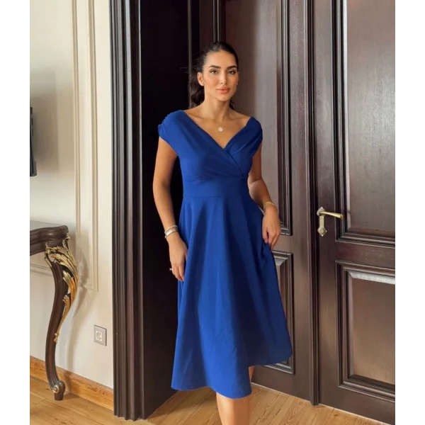 Kadın Kısa Kollu Kruvaze Yaka Eteği Volanlı Krep Elbise