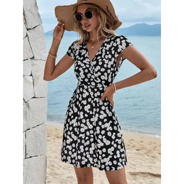 Kadın Kısa Kollu Kruvaze Yaka Papatya Baskılı Krep Elbise