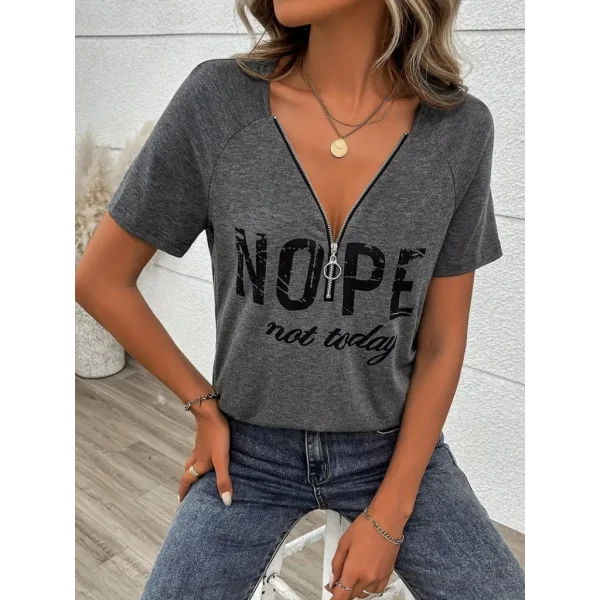 Kadın Kısa Kollu önden Fermuarlı Yazı Baskılı Viskon Bluz