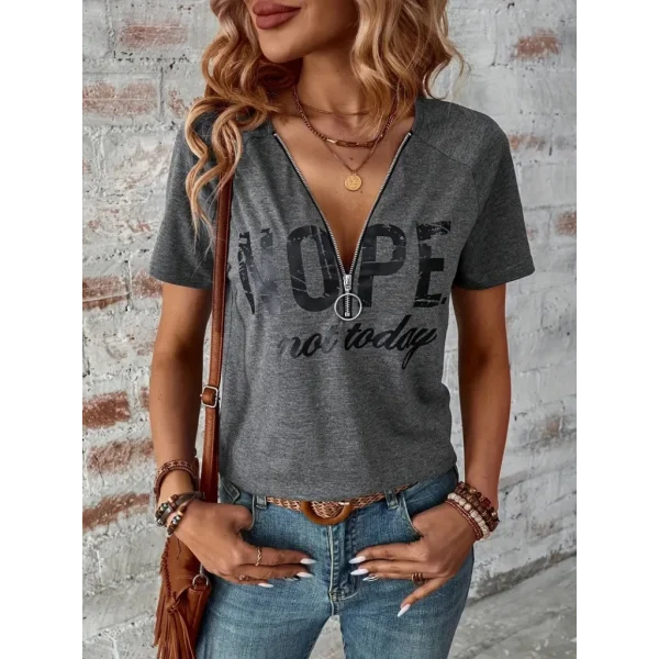 Kadın Kısa Kollu önden Fermuarlı Yazı Baskılı Viskon Bluz