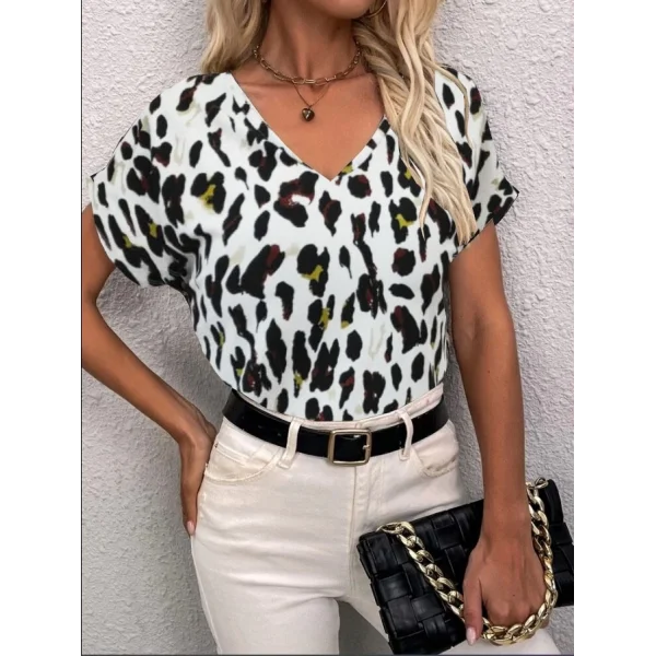 Kadın Kısa Kollu V Yaka Leopar Desen Krep Bluz