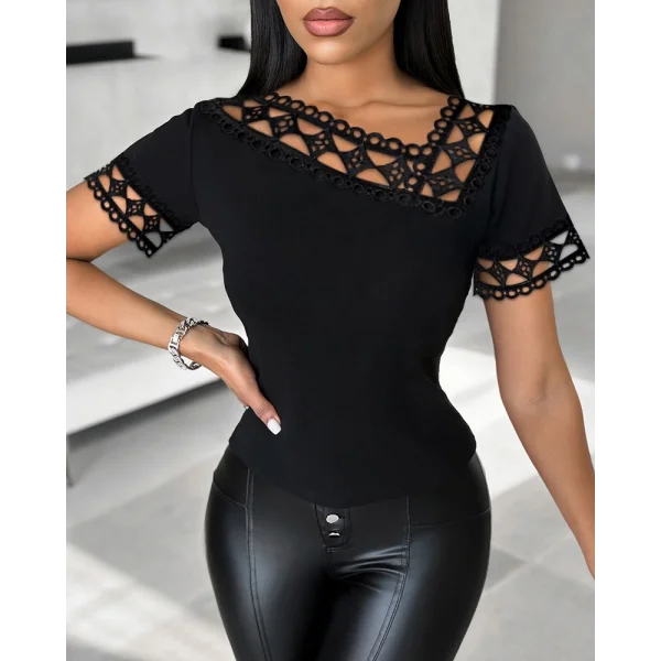 Kadın Kısa Kollu Yaka Ve Kol Dantel Detaylı Viskon Bluz