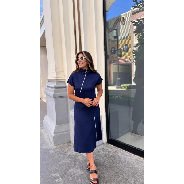 Kadın Kısa Kollu Yakadan Ve Etekten Fermuarlı Midi Viskon Iki Iplik Elbise