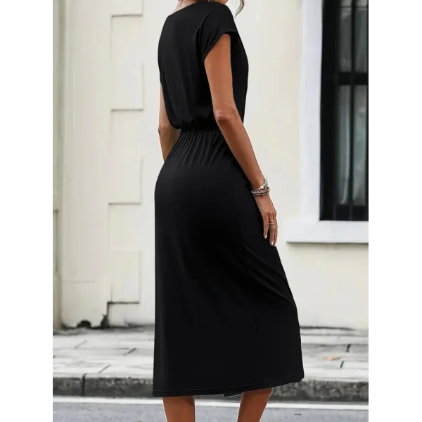 Kadın Kısa Kollu Yakası Açık Belden Kuşaklı Yandan Yırtmaçlı Midi Viskon Elbise