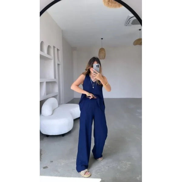 Kadın Kolsuz V Yaka Bluz Ve Ispanyol Paça Pantolon Ikili Takım