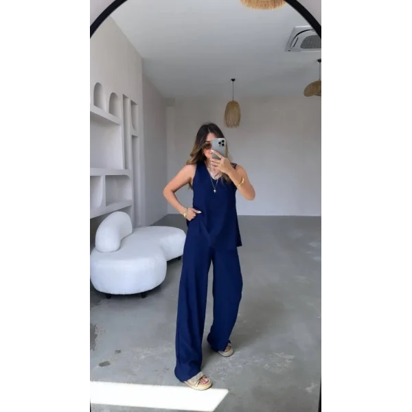 Kadın Kolsuz V Yaka Bluz Ve Ispanyol Paça Pantolon Ikili Takım