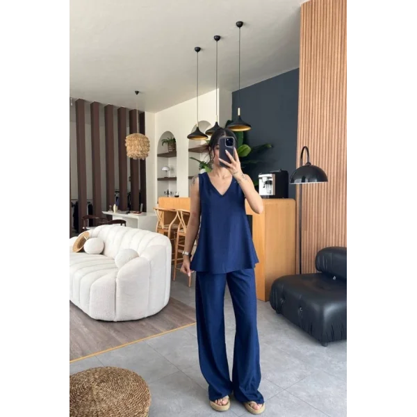 Kadın Kolsuz V Yaka Bluz Ve Ispanyol Paça Pantolon Ikili Takım