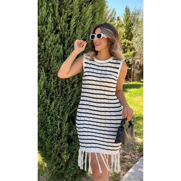 Kadın Kolsuz V Yaka Eteği Püsküllü çizgi Desen Triko Elbise