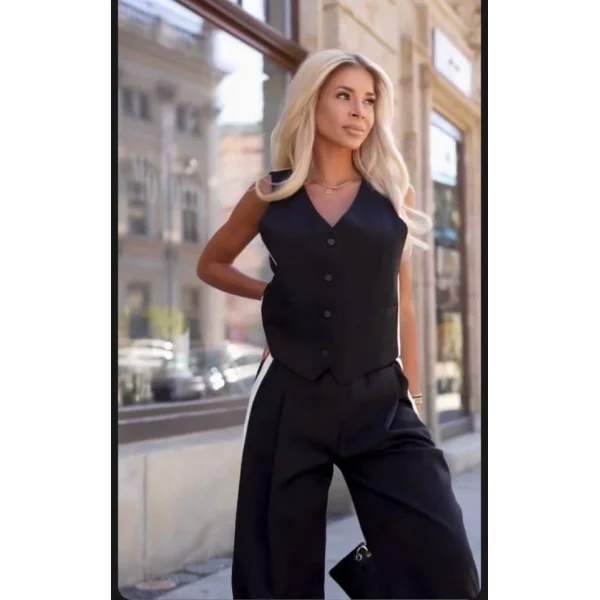 Kadın Kosuz V Yaka Düğme Detay Yelek Ve Yanları şerit Detay Ispanyol Paça Pantolon Hürrem Kumaş Ikili Takım