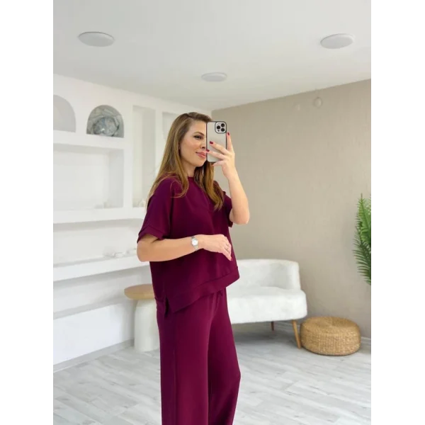 Kadın Modal Kumaş V Yaka Tişört Ve Bol Kesim Pantolon Ikili Takım