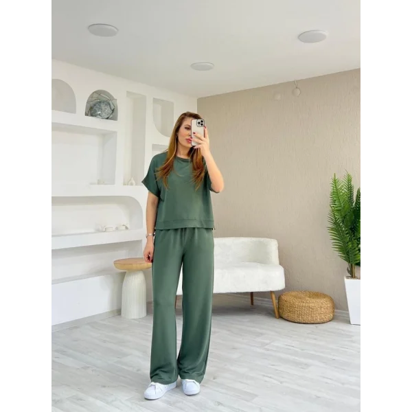 Kadın Modal Kumaş V Yaka Tişört Ve Bol Kesim Pantolon Ikili Takım