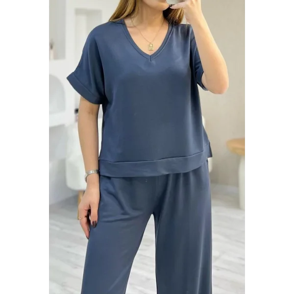 Kadın Modal Kumaş V Yaka Tişört Ve Bol Kesim Pantolon Ikili Takım