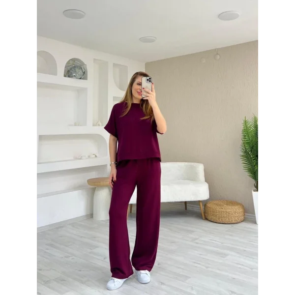 Kadın Modal Kumaş V Yaka Tişört Ve Bol Kesim Pantolon Ikili Takım