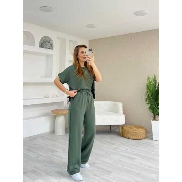 Kadın Modal Kumaş V Yaka Tişört Ve Bol Kesim Pantolon Ikili Takım