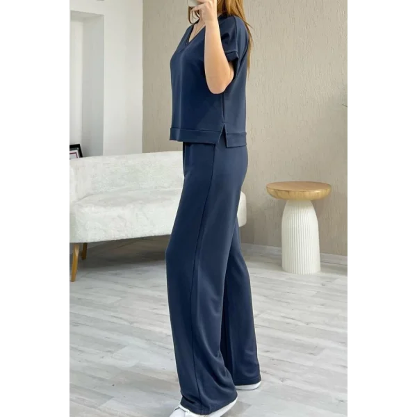 Kadın Modal Kumaş V Yaka Tişört Ve Bol Kesim Pantolon Ikili Takım