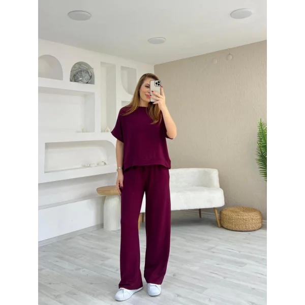 Kadın Modal Kumaş V Yaka Tişört Ve Bol Kesim Pantolon Ikili Takım
