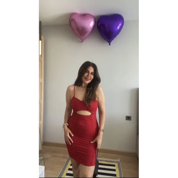 Kadın Omuz Askılı Göbek Ve Sırt Dekolteli Gipe Ve Büzgü Detay Fırsat ürün Mini Elbise