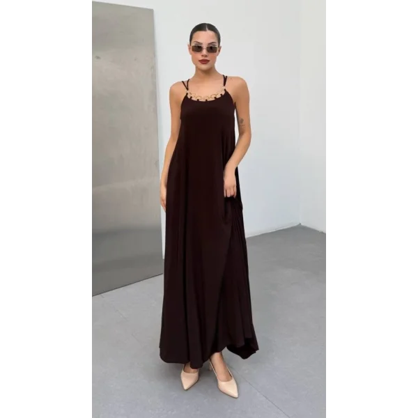 Kadın Omuz Askılı Kuş Gözü Zincir Detay Sandy Kumaş Maxi Boy Elbise