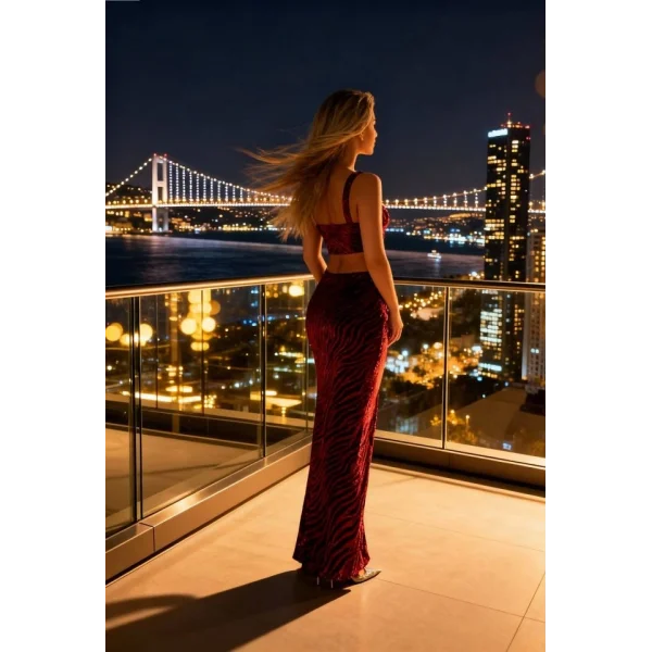 Kadın Omuz Askılı Zebra Desen Simli Kumaş Büstiyer Ve Derin Yırtmaç Dekolteli Etek Ikili Takım