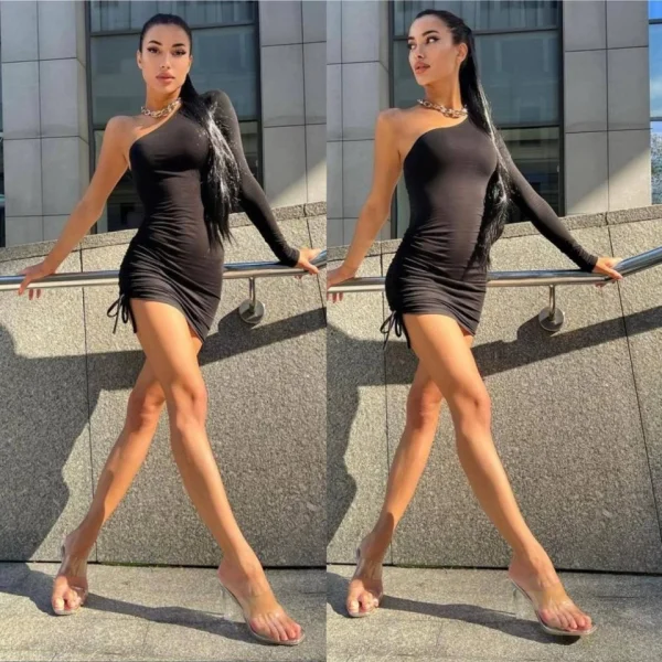 Kadın Omuz Dekolteli Asansör Büzgü Detay Fırsat ürün ini iyah Elbise