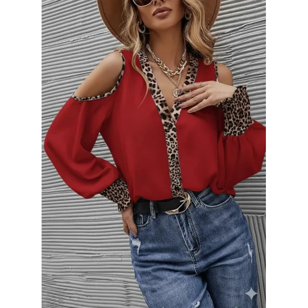 Kadın Omuzlardan Açık Yakalı önden Düğmeli Leopar Detaylı Sandy Bluz