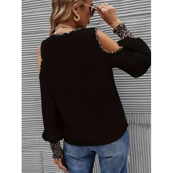 Kadın Omuzlardan Açık Yakalı önden Düğmeli Leopar Detaylı Sandy Bluz