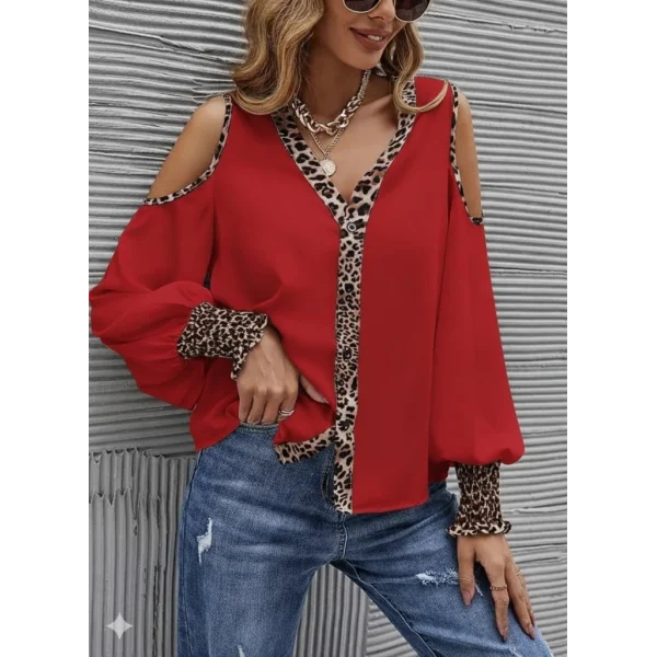 Kadın Omuzlardan Açık Yakalı önden Düğmeli Leopar Detaylı Sandy Bluz