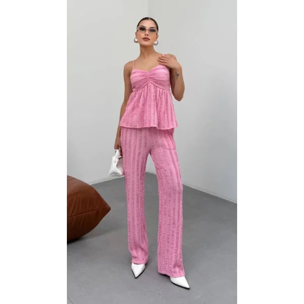 Kadın Pembe  Dokulu Askılı Üst Ve Bol Paça Pantolon 2’li Takım