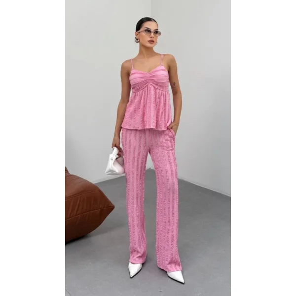 Kadın Pembe  Dokulu Askılı Üst Ve Bol Paça Pantolon 2’li Takım