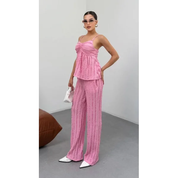 Kadın Pembe  Dokulu Askılı Üst Ve Bol Paça Pantolon 2’li Takım