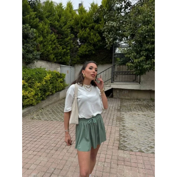 Kadın Sandy Kumaş Bağıcık Detaylı şort