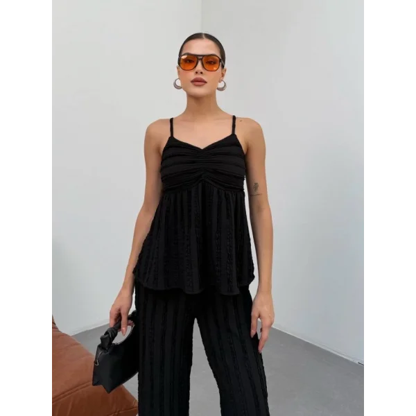 Kadın Siyah Dokulu Askılı Üst Ve Bol Paça Pantolon 2’li Takım