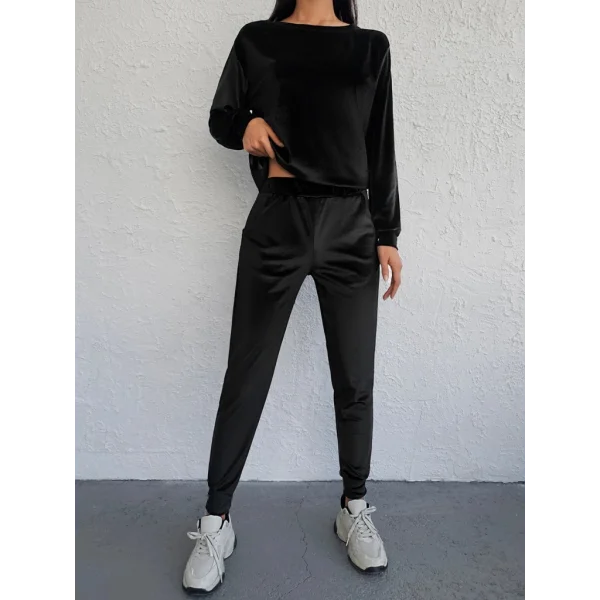 Kadın Siyah Uzun Kollu Tek Omuzu Açık Kadifetakım