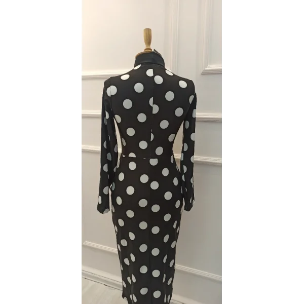 Kadın Siyah Uzun Kollu V Yakalı Puantiyeli Midi Dalgıç Elbise